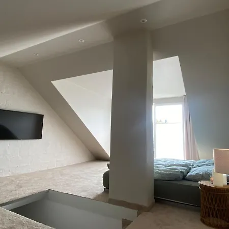 Danziger 9 Apartment